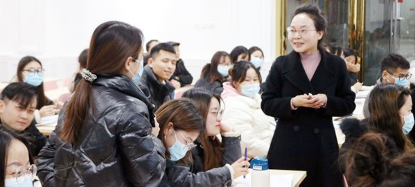 宜君 专家指导+名师授课+培优补弱+日清月结的教学模式