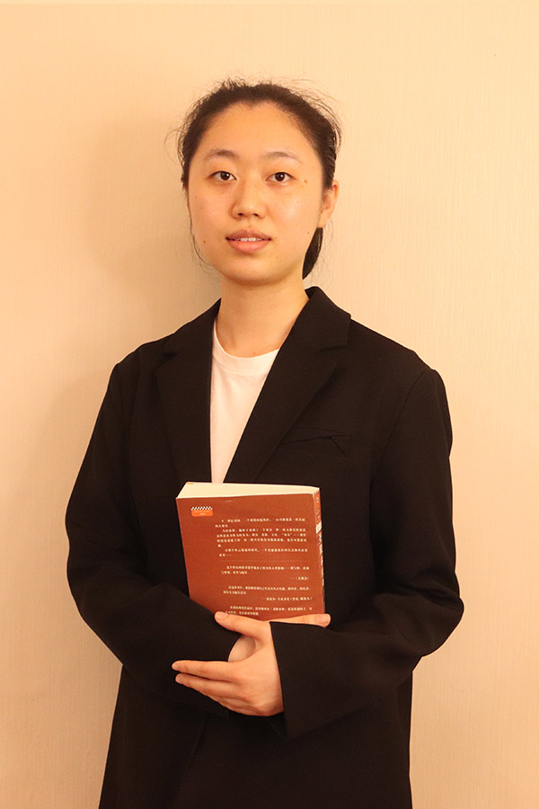 宜君梁艺 本科学历，优秀班主任