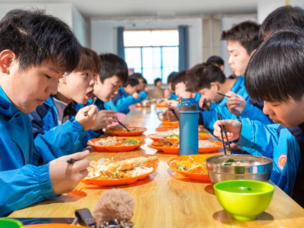 宜君学生用餐