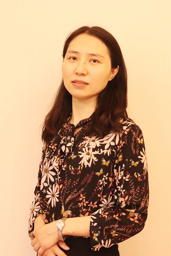 宜君王晓娜 研究生学历,毕业于华南师范大学